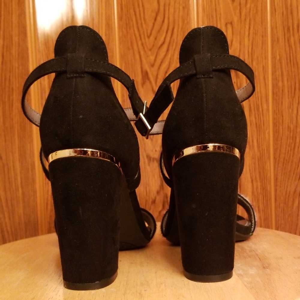 Ladies shoes - Picture 2 of 3